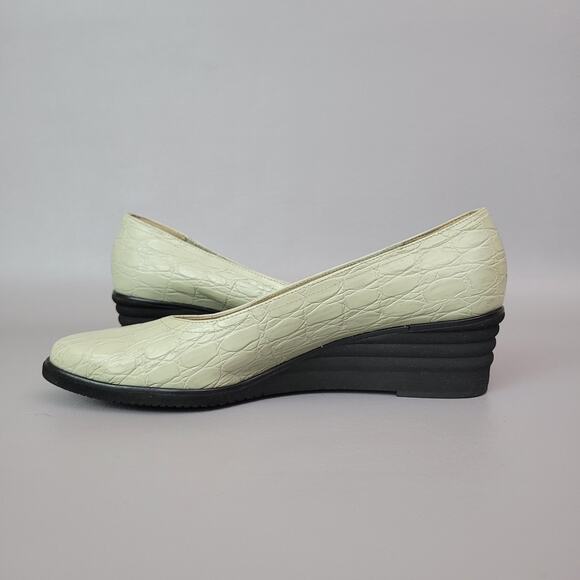 Salvatore Ferragamo Womens Wedge Flats Size 8 Narrow 2A Mint Green Croc Embossed - Picture 4 of 12